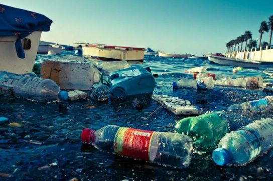 Откуда появляется пластик в океане