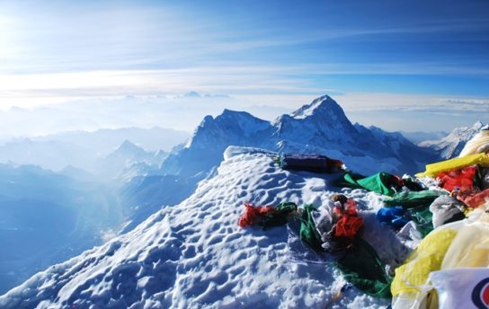 Сколько стоит подняться на гору Эверест
